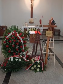 Uroczystości pogrzebowe ekshumowanego przez Instytut Pamięci Narodowej Kazimierza Szczepańskiego „Wichra” z Raczyna